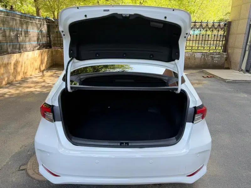 2019 Toyota Corolla Hybrid 1.8L E-CVT GL-i Pioneer Edition — миниатюра 18