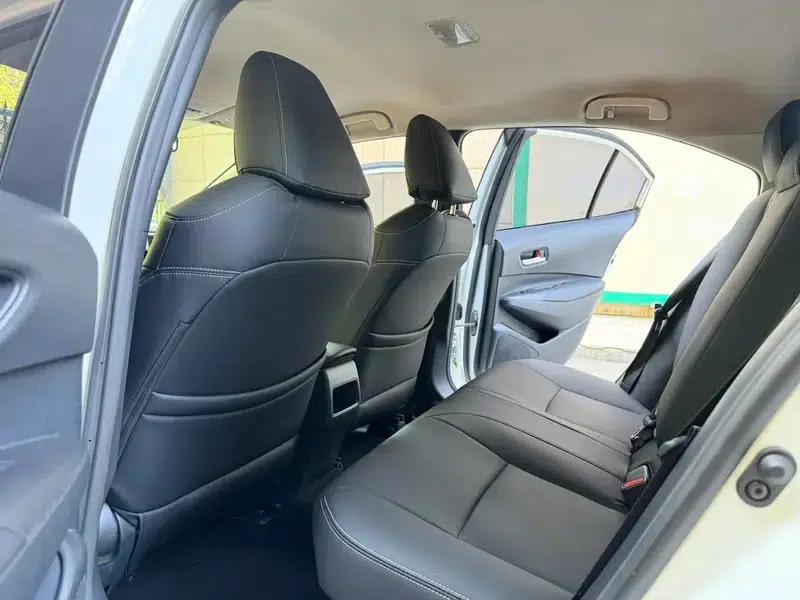 2019 Toyota Corolla Hybrid 1.8L E-CVT GL-i Pioneer Edition — миниатюра 19