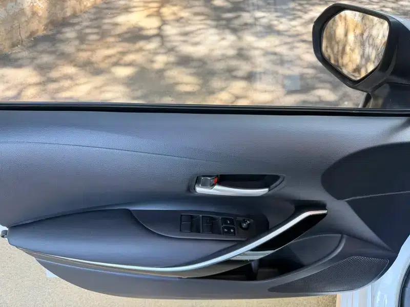 2019 Toyota Corolla Hybrid 1.8L E-CVT GL-i Pioneer Edition — миниатюра 20