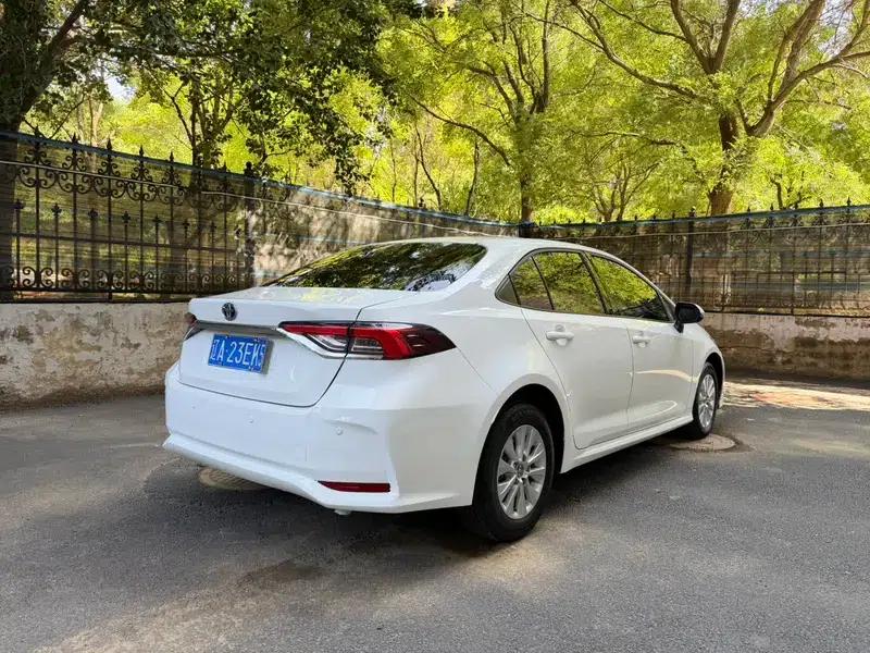 2019 Toyota Corolla Hybrid 1.8L E-CVT GL-i Pioneer Edition — миниатюра 6