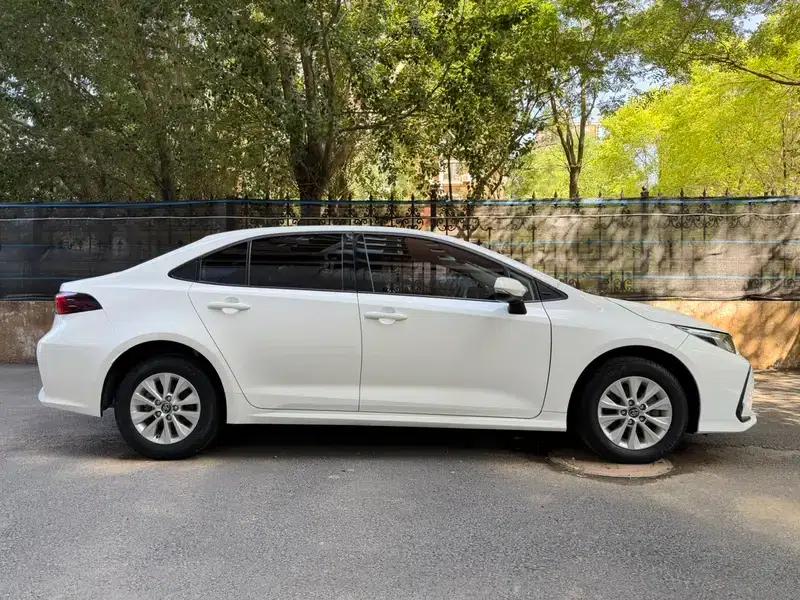 2019 Toyota Corolla Hybrid 1.8L E-CVT GL-i Pioneer Edition — миниатюра 7