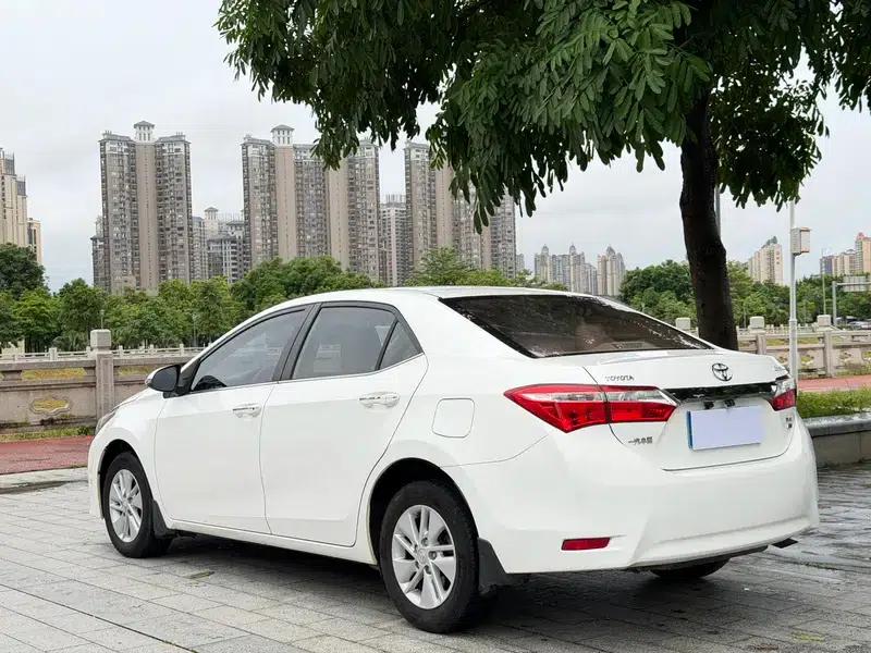 2017 Corolla 1.2T CVT GL — миниатюра 4