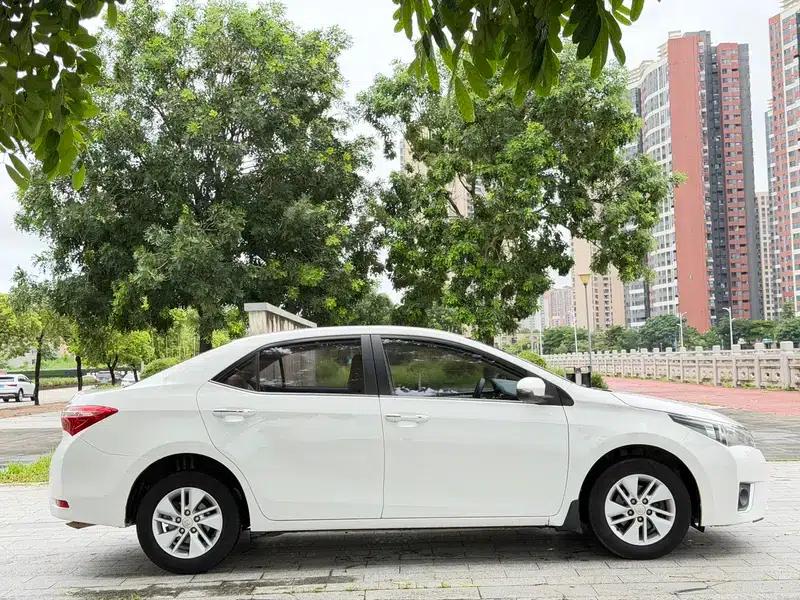 2017 Corolla 1.2T CVT GL — миниатюра 7