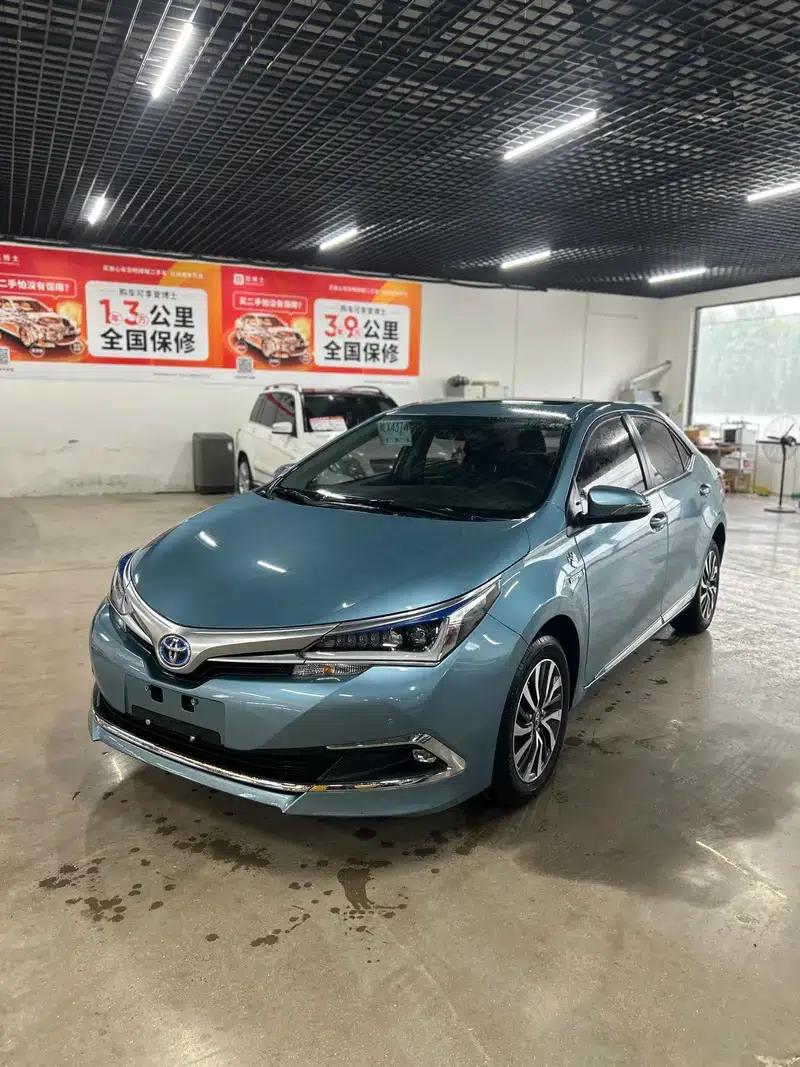 2016 Toyota Corolla Hybrid 1.8L CVT Elite Edition — миниатюра 1