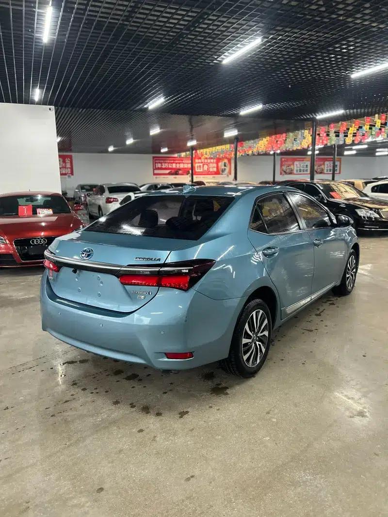 2016 Toyota Corolla Hybrid 1.8L CVT Elite Edition — миниатюра 6