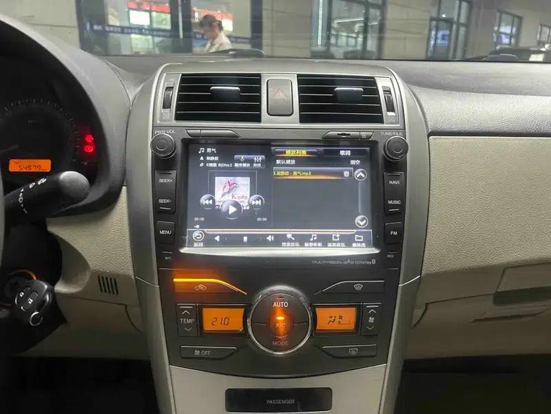 2011 Toyota Corolla 1.6L Manual GL Sunroof Edition — миниатюра 11