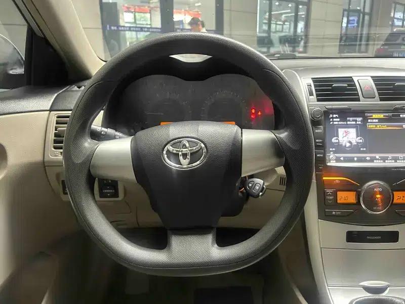 2011 Toyota Corolla 1.6L Manual GL Sunroof Edition — миниатюра 13
