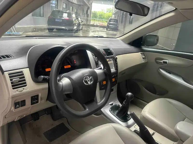 2011 Toyota Corolla 1.6L Manual GL Sunroof Edition — миниатюра 16