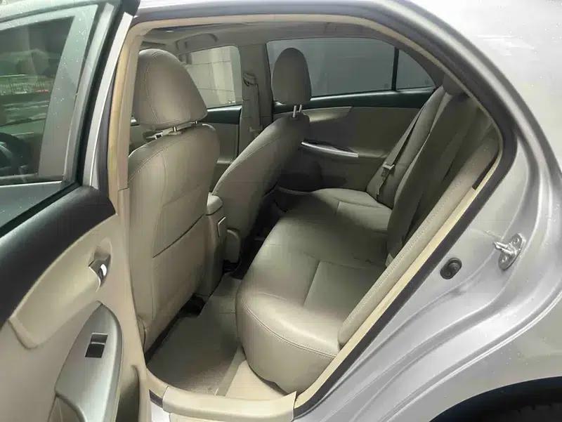2011 Toyota Corolla 1.6L Manual GL Sunroof Edition — миниатюра 19
