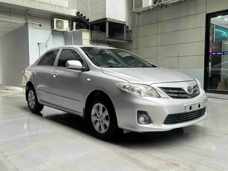 2011 Toyota Corolla 1.6L Manual GL Sunroof Edition — миниатюра 3