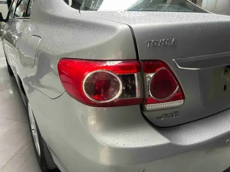 2011 Toyota Corolla 1.6L Manual GL Sunroof Edition — миниатюра 7