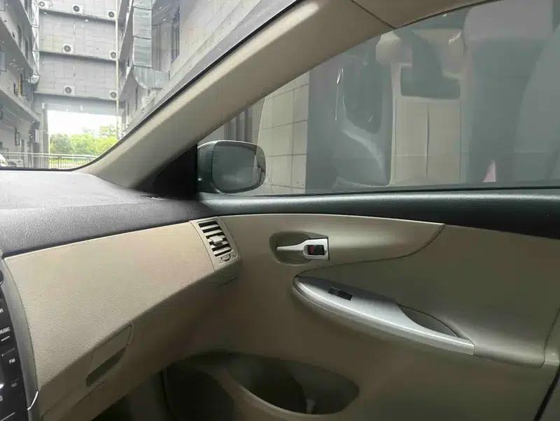 2011 Toyota Corolla 1.6L Manual GL Sunroof Edition — миниатюра 8