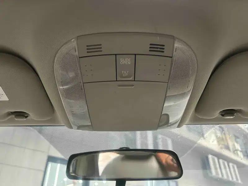 2011 Toyota Corolla 1.6L Manual GL Sunroof Edition — миниатюра 9