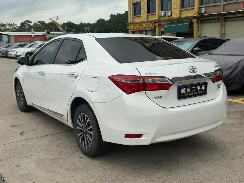 2017 Corolla 1.2T CVT GL-i — миниатюра 4