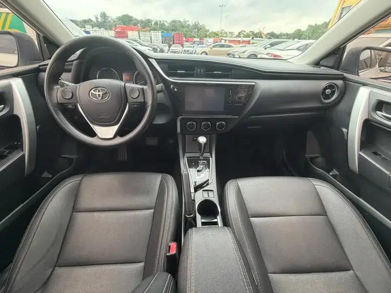 2017 Corolla 1.2T CVT GL-i — миниатюра 7