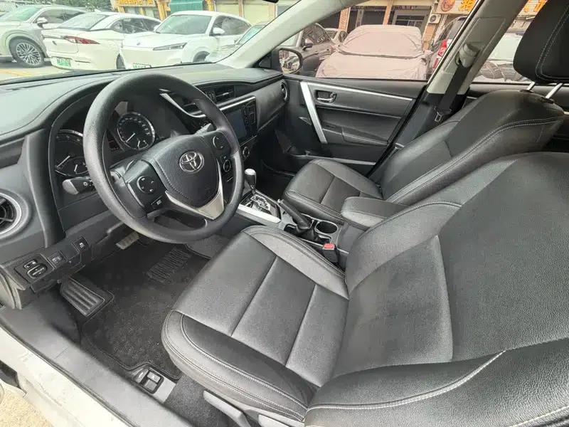 2017 Corolla 1.2T CVT GL-i — миниатюра 8
