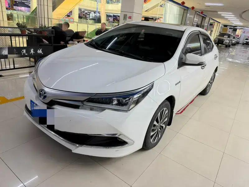 2017 Toyota Corolla Hybrid 1.8L E-CVT Leading Edition (National V Emission Standard) — миниатюра 1