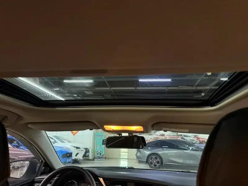 2017 Toyota Corolla Hybrid 1.8L E-CVT Leading Edition (National V Emission Standard) — миниатюра 12