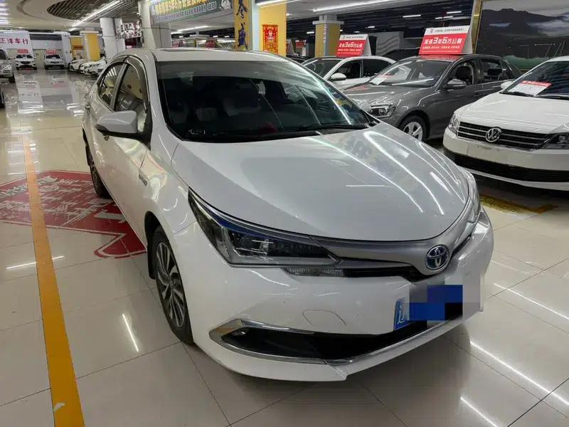 2017 Toyota Corolla Hybrid 1.8L E-CVT Leading Edition (National V Emission Standard) — миниатюра 3