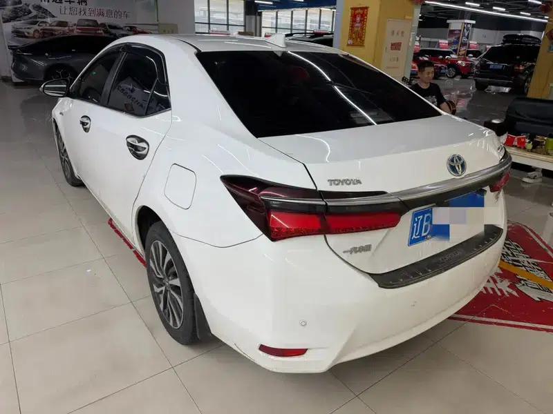 2017 Toyota Corolla Hybrid 1.8L E-CVT Leading Edition (National V Emission Standard) — миниатюра 4