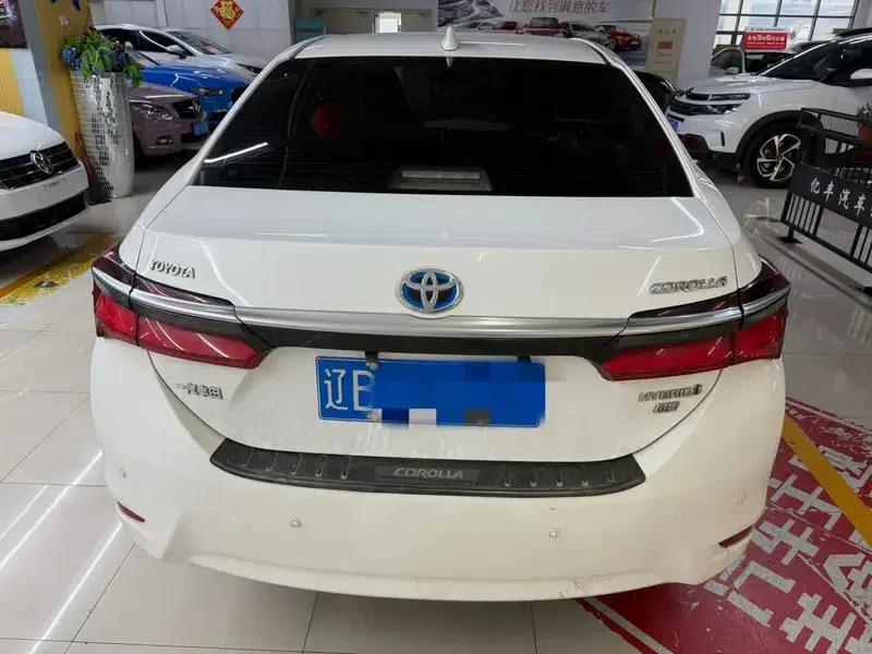 2017 Toyota Corolla Hybrid 1.8L E-CVT Leading Edition (National V Emission Standard) — миниатюра 5