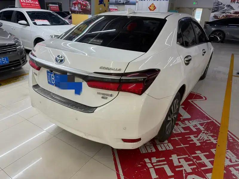 2017 Toyota Corolla Hybrid 1.8L E-CVT Leading Edition (National V Emission Standard) — миниатюра 6