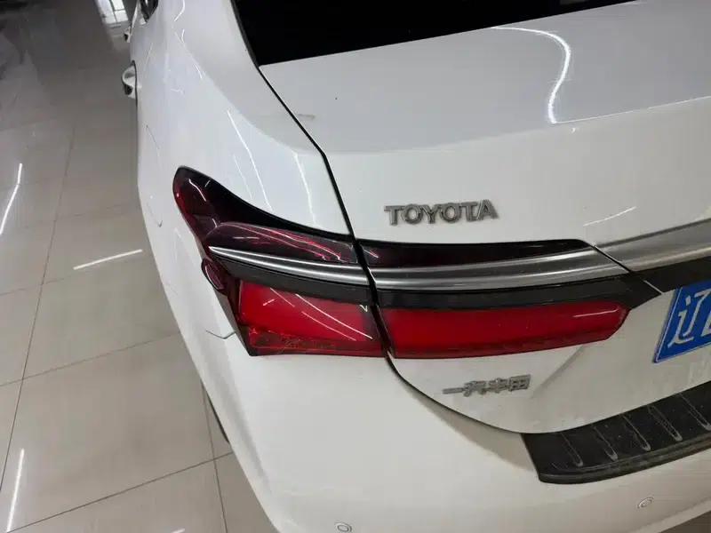 2017 Toyota Corolla Hybrid 1.8L E-CVT Leading Edition (National V Emission Standard) — миниатюра 7