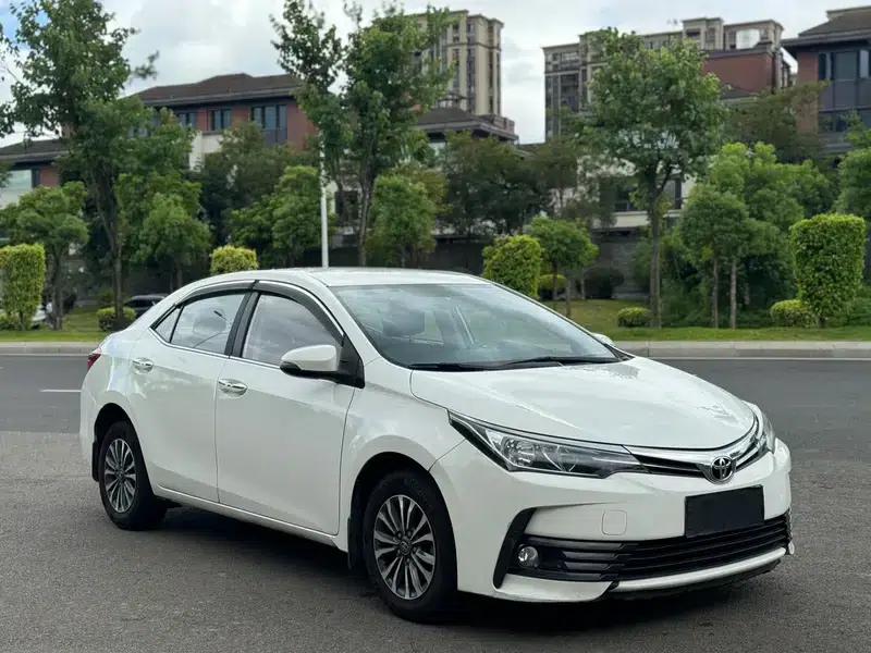 2017 Toyota Corolla Facelift 1.2T S-CVT GL (China VI Emission Standard) — миниатюра 3