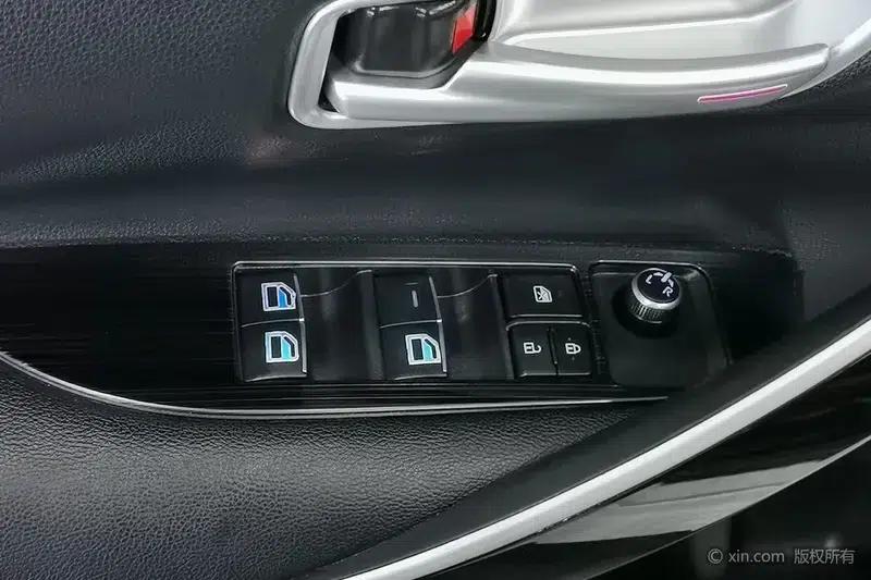 2021 Toyota Corolla Hybrid 1.8L E-CVT Elite Edition — миниатюра 12
