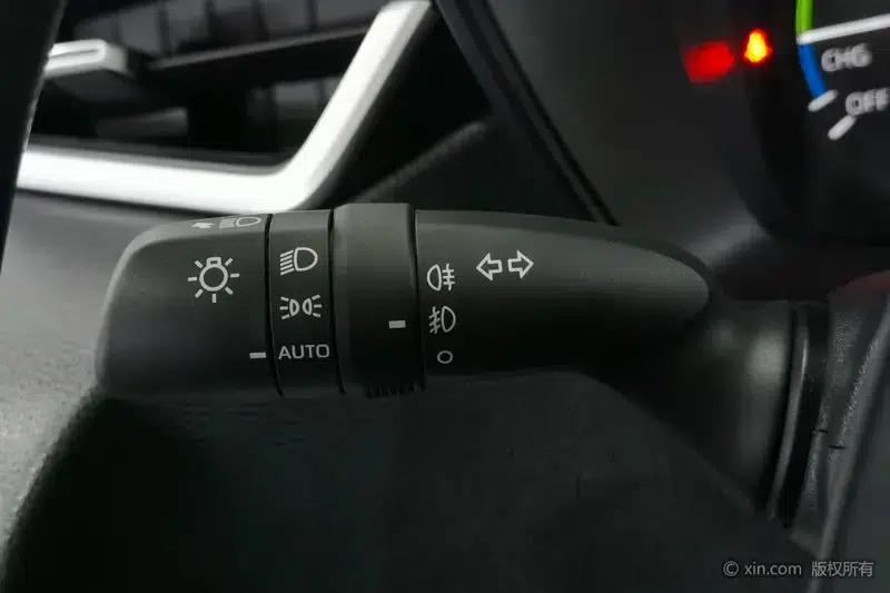 2021 Toyota Corolla Hybrid 1.8L E-CVT Elite Edition — миниатюра 18