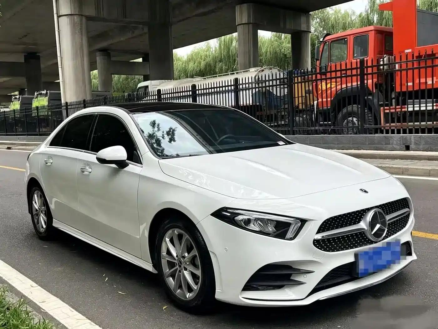 Mercedes-Benz A-Class 2022 A 200 L Sport Sedan Dynamic Edition — миниатюра 3