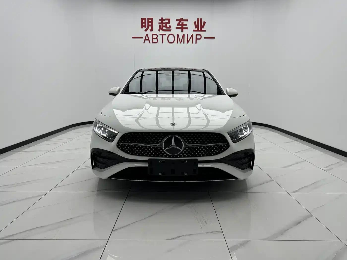 2023 Mercedes-Benz A-Class A 180 L — миниатюра 2