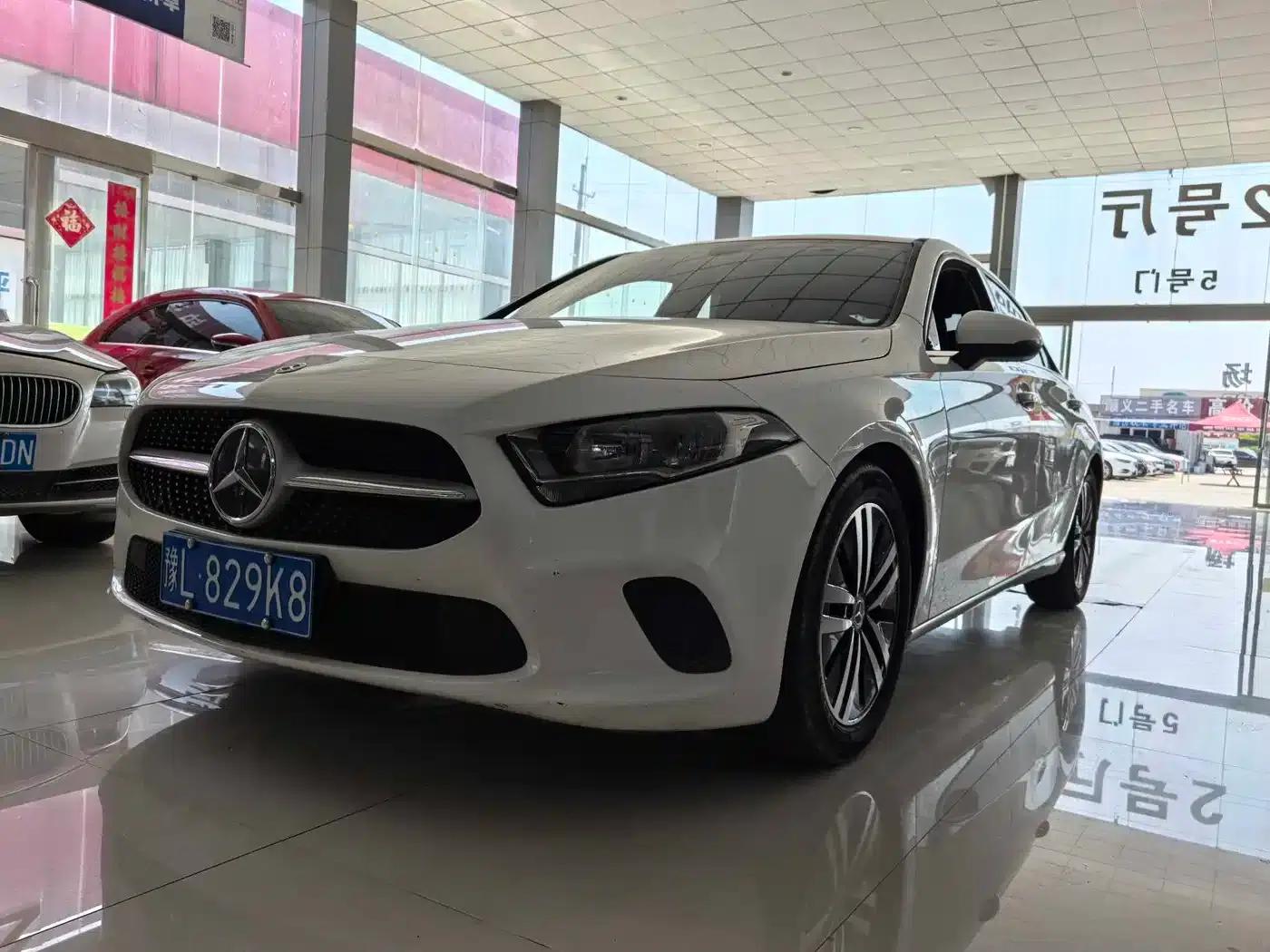 2021 Mercedes-Benz A-Class A 180 L Sport Sedan — миниатюра 1
