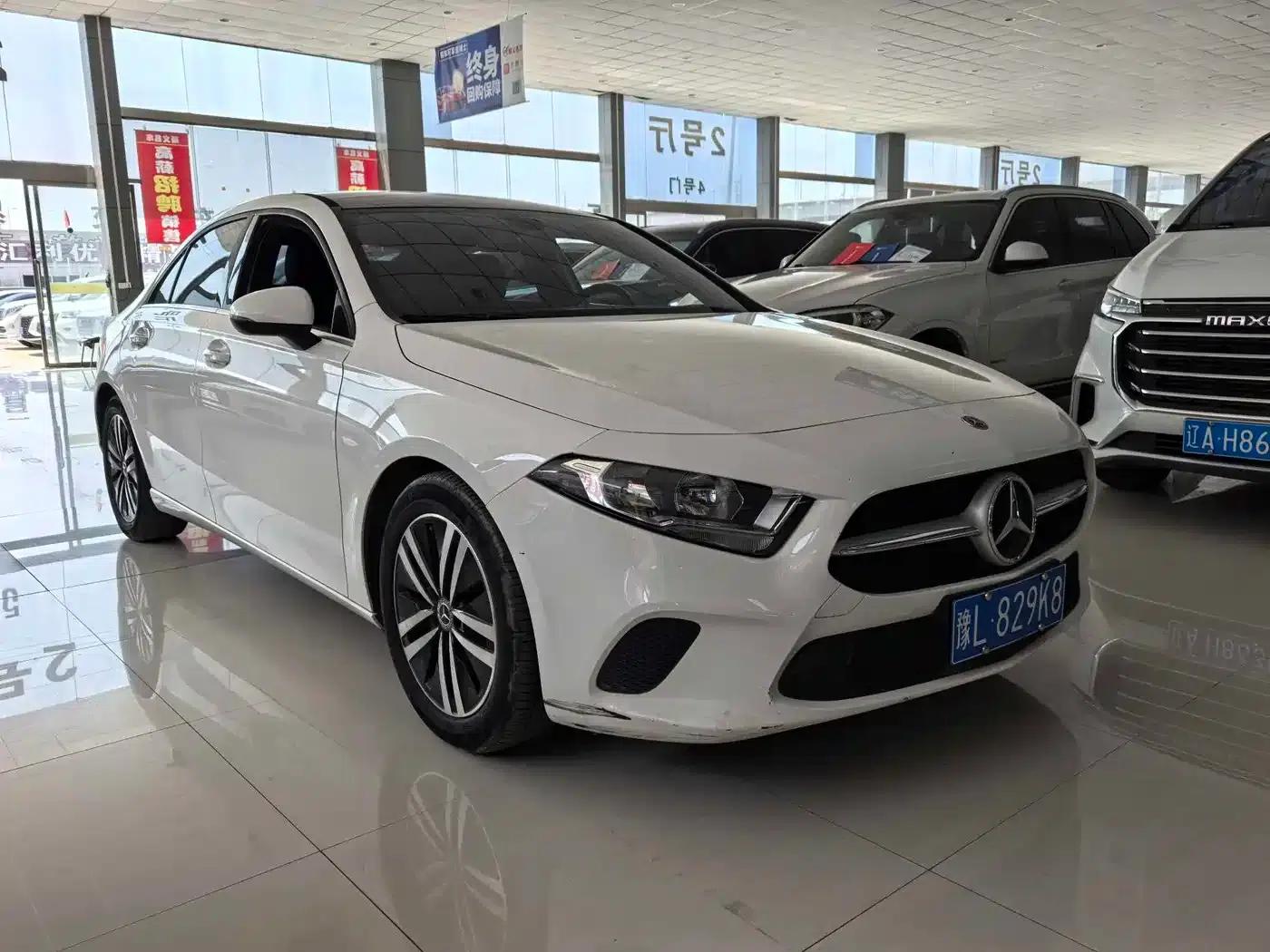 2021 Mercedes-Benz A-Class A 180 L Sport Sedan — миниатюра 3