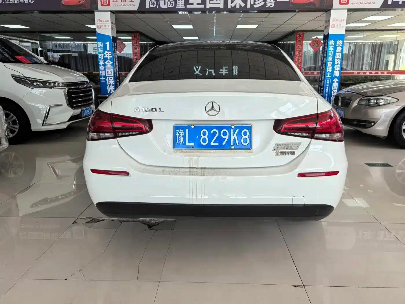 2021 Mercedes-Benz A-Class A 180 L Sport Sedan — миниатюра 5