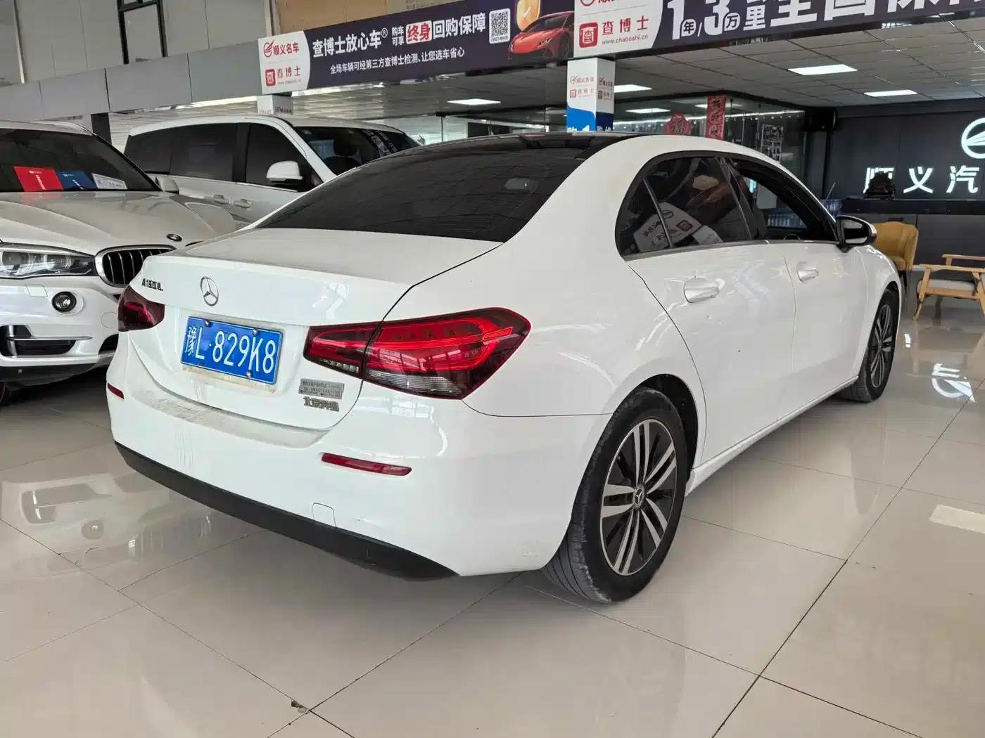 2021 Mercedes-Benz A-Class A 180 L Sport Sedan — миниатюра 6