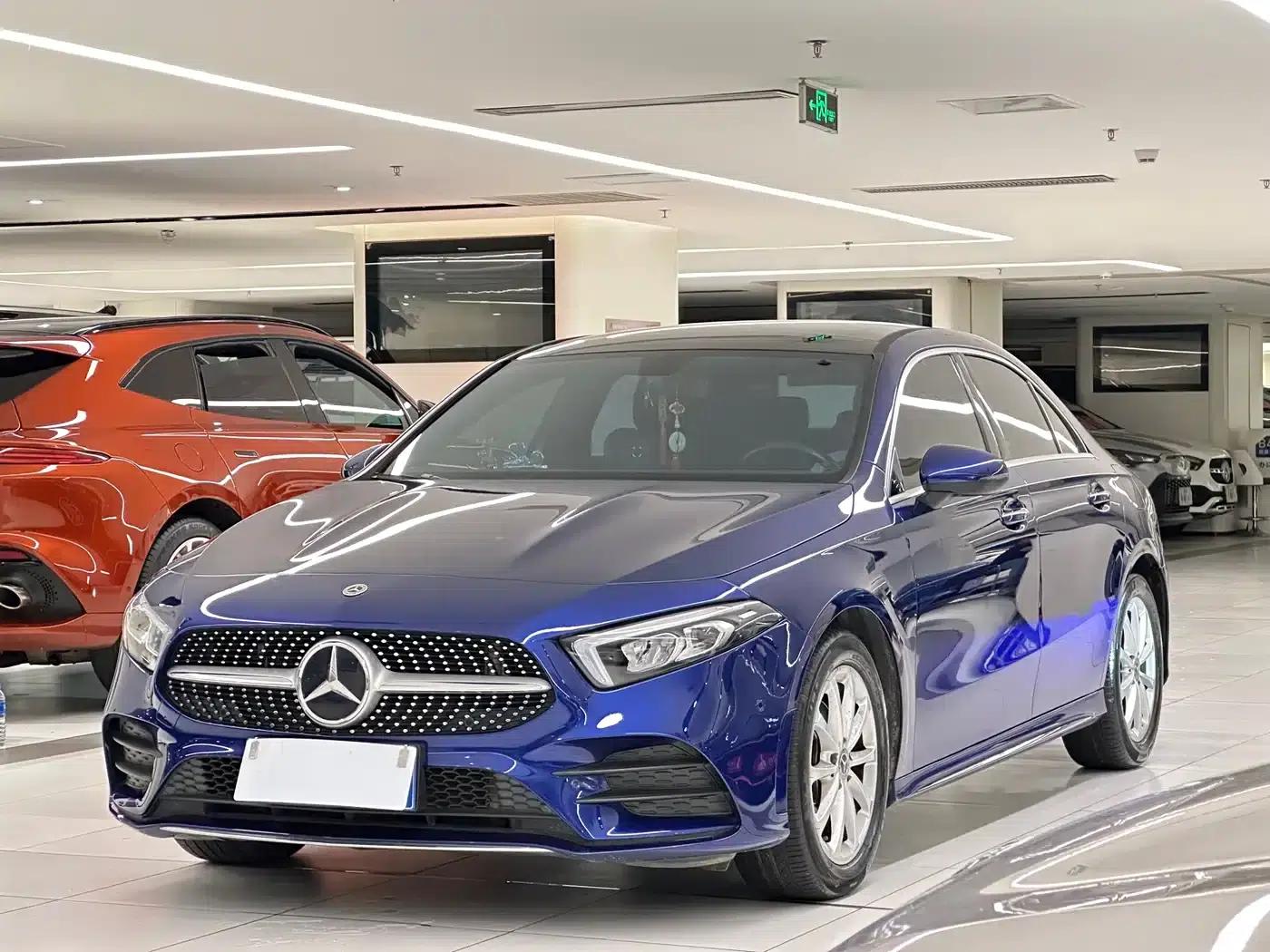 Mercedes-Benz A-Class 2020 Facelift A 200 L Sport Sedan Fashion Model — миниатюра 1