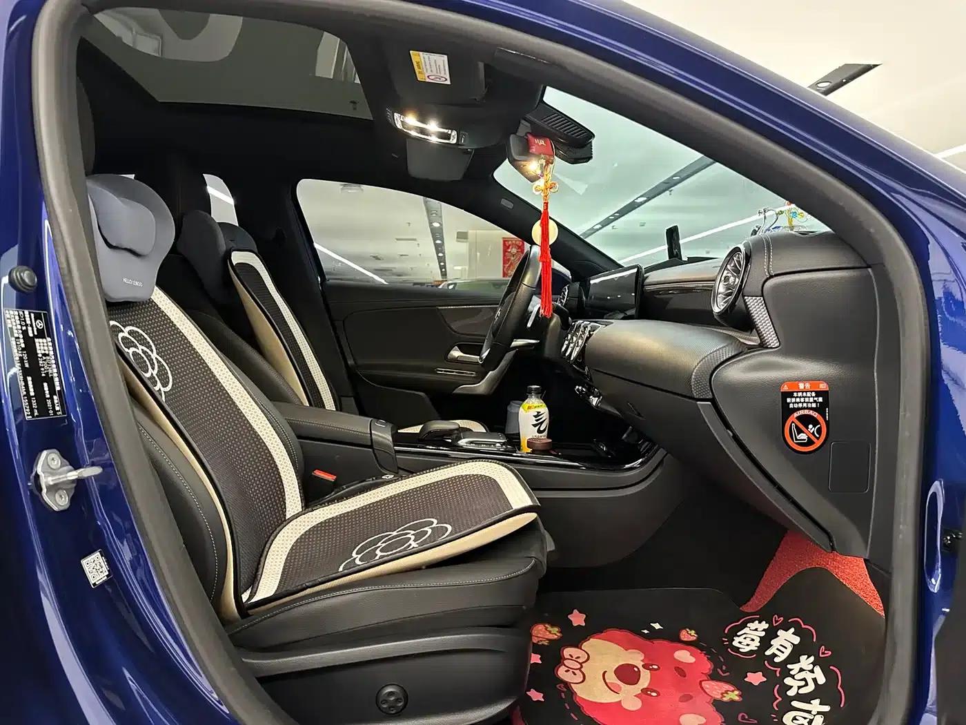 Mercedes-Benz A-Class 2020 Facelift A 200 L Sport Sedan Fashion Model — миниатюра 12
