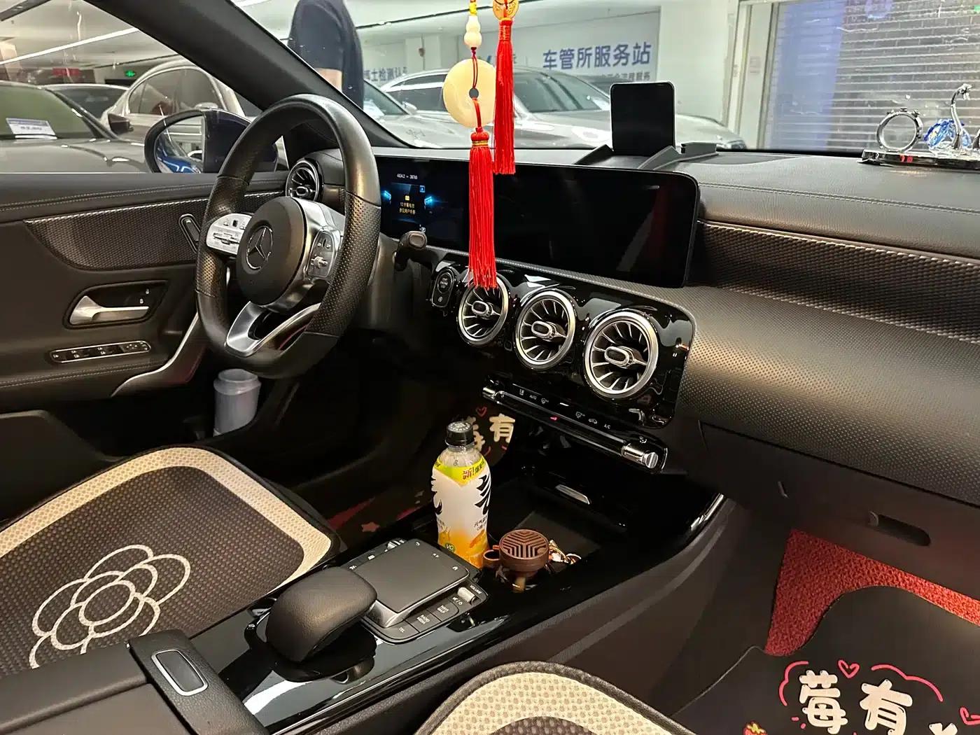 Mercedes-Benz A-Class 2020 Facelift A 200 L Sport Sedan Fashion Model — миниатюра 13