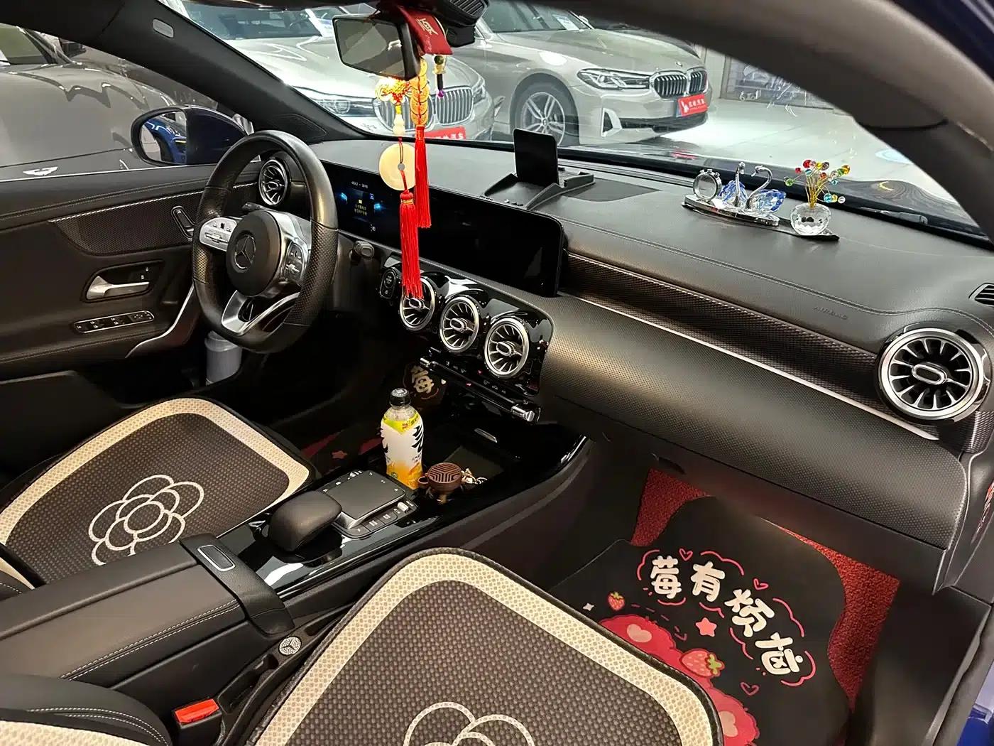 Mercedes-Benz A-Class 2020 Facelift A 200 L Sport Sedan Fashion Model — миниатюра 14