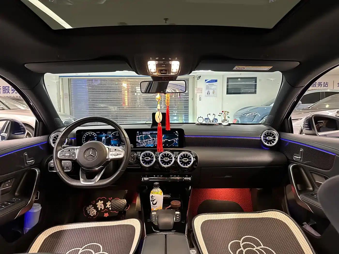 Mercedes-Benz A-Class 2020 Facelift A 200 L Sport Sedan Fashion Model — миниатюра 15