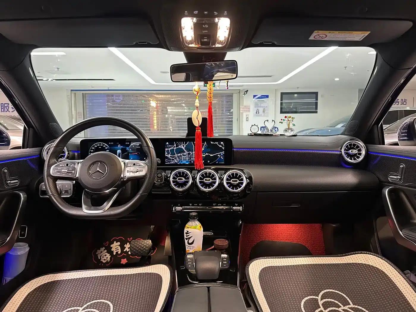 Mercedes-Benz A-Class 2020 Facelift A 200 L Sport Sedan Fashion Model — миниатюра 16