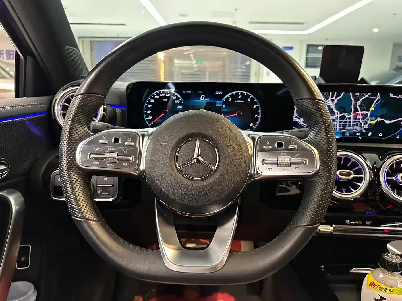 Mercedes-Benz A-Class 2020 Facelift A 200 L Sport Sedan Fashion Model — миниатюра 20
