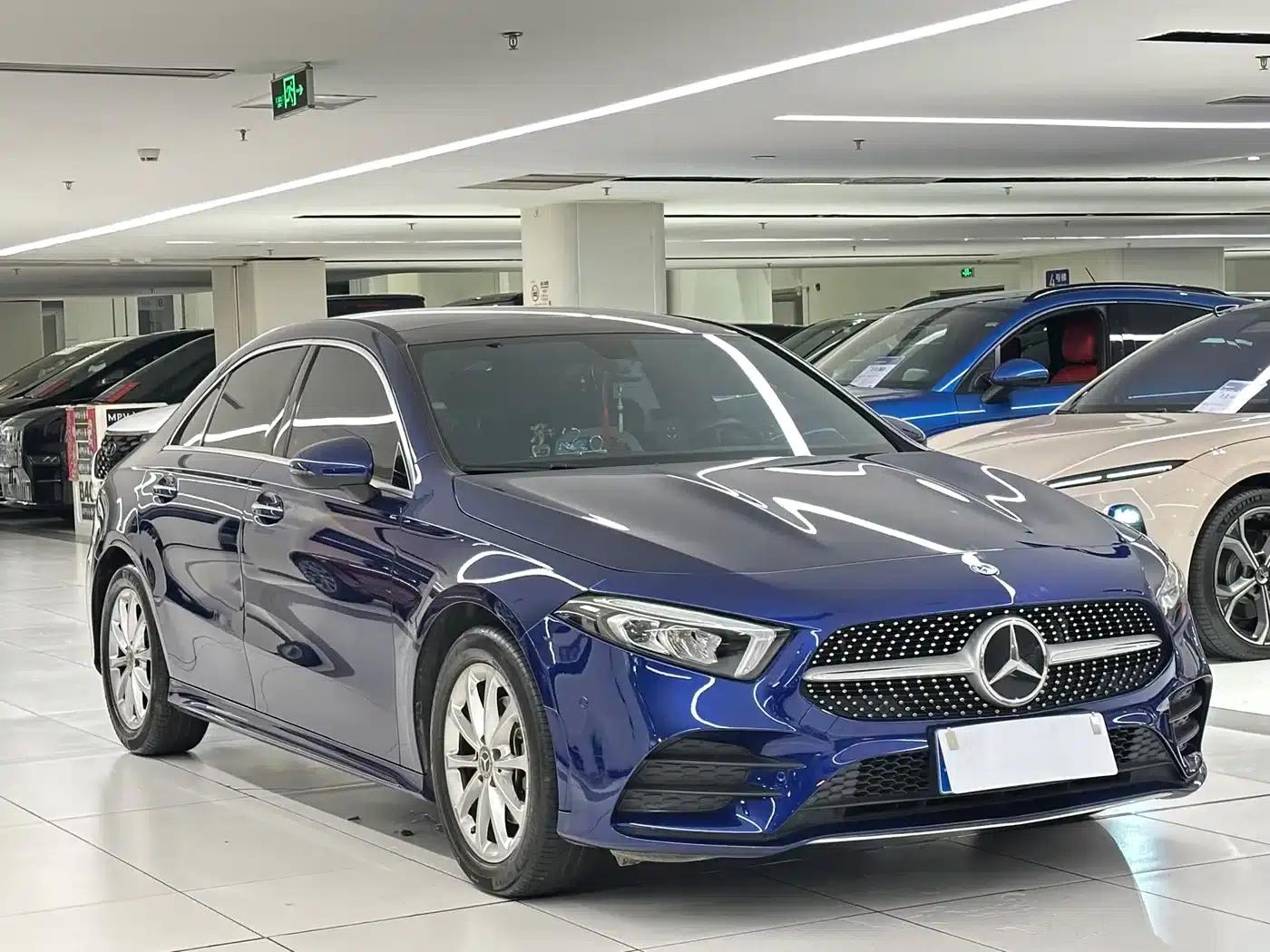 Mercedes-Benz A-Class 2020 Facelift A 200 L Sport Sedan Fashion Model — миниатюра 3