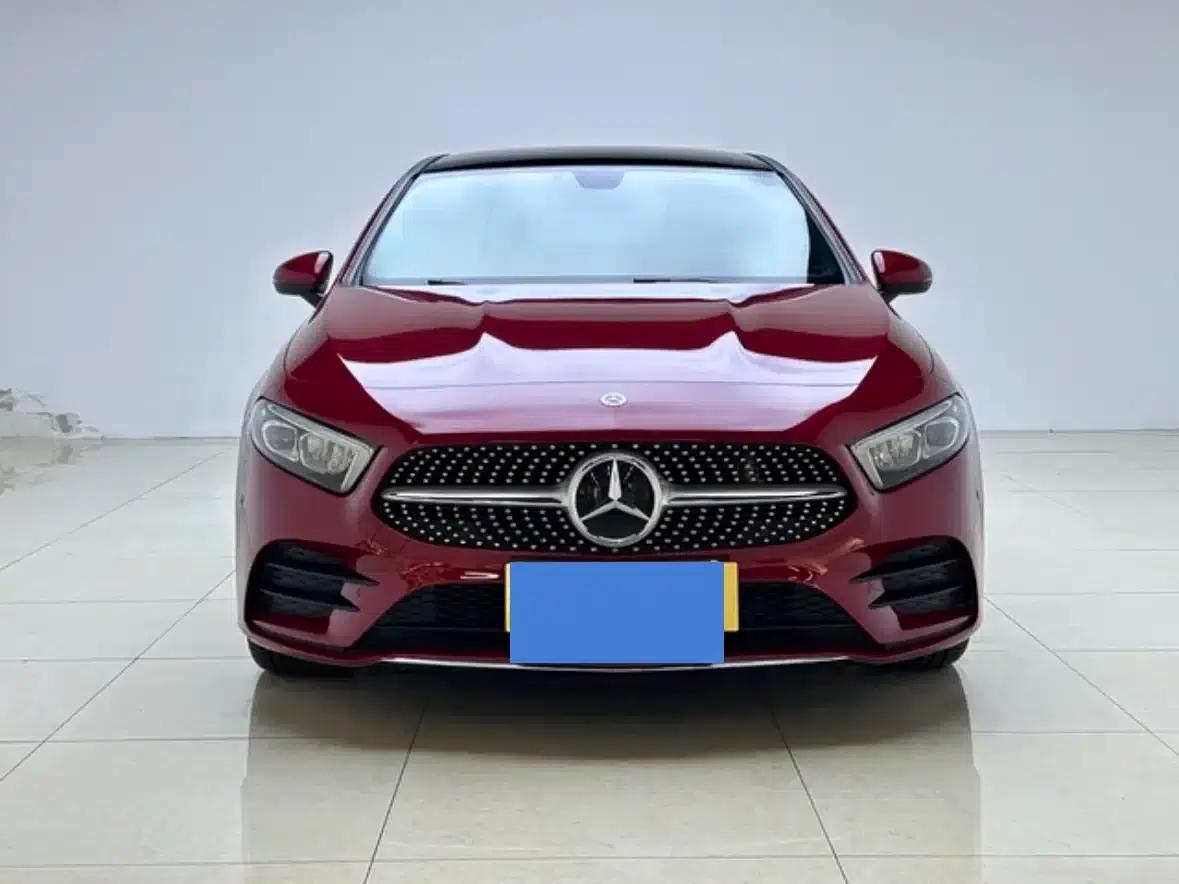 Mercedes-Benz A-Class 2020 Facelift A 200 L Sport Sedan Fashion Model — миниатюра 2