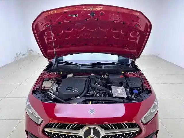 Mercedes-Benz A-Class 2020 Facelift A 200 L Sport Sedan Fashion Model — миниатюра 14