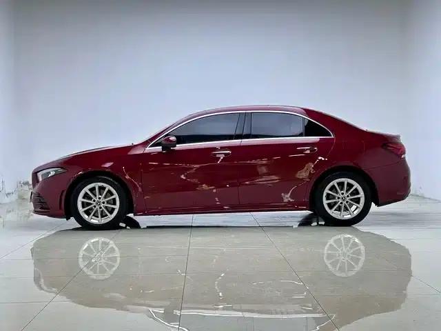 Mercedes-Benz A-Class 2020 Facelift A 200 L Sport Sedan Fashion Model — миниатюра 4
