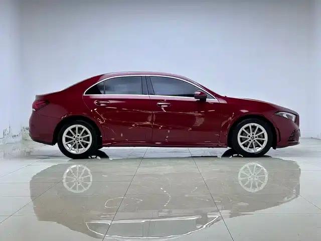 Mercedes-Benz A-Class 2020 Facelift A 200 L Sport Sedan Fashion Model — миниатюра 8