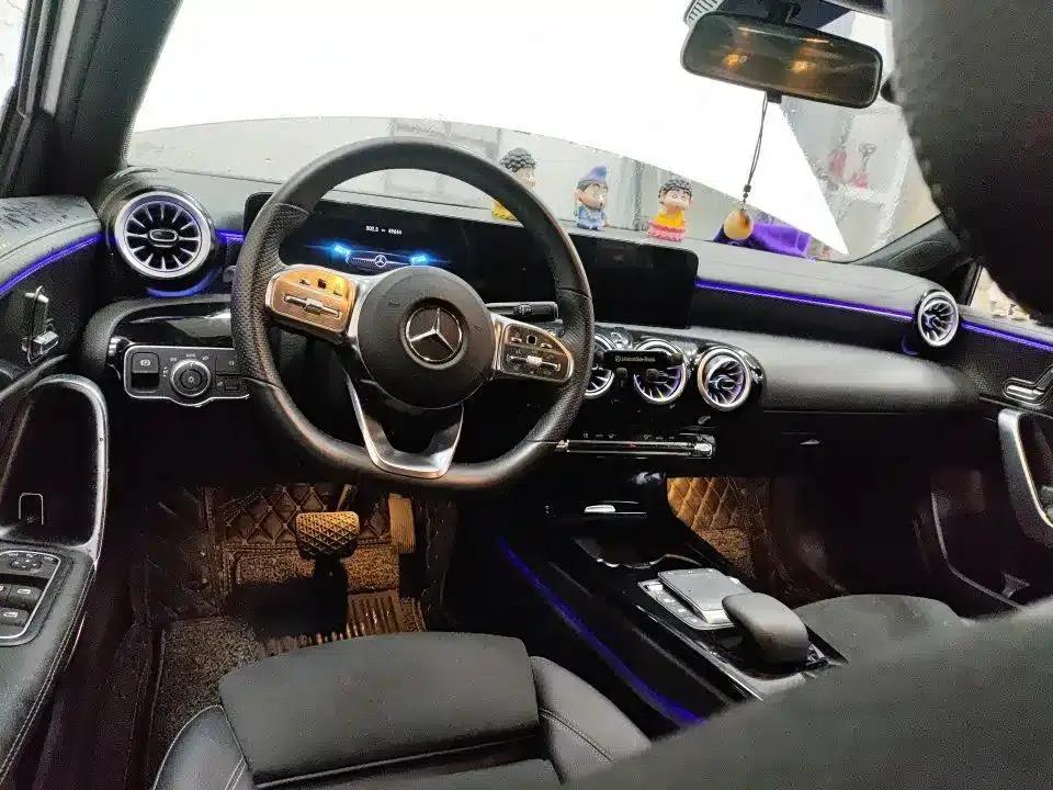 Mercedes-Benz A-Class 2022 Facelift III A 200 L Sport Sedan Fashion Edition — миниатюра 4