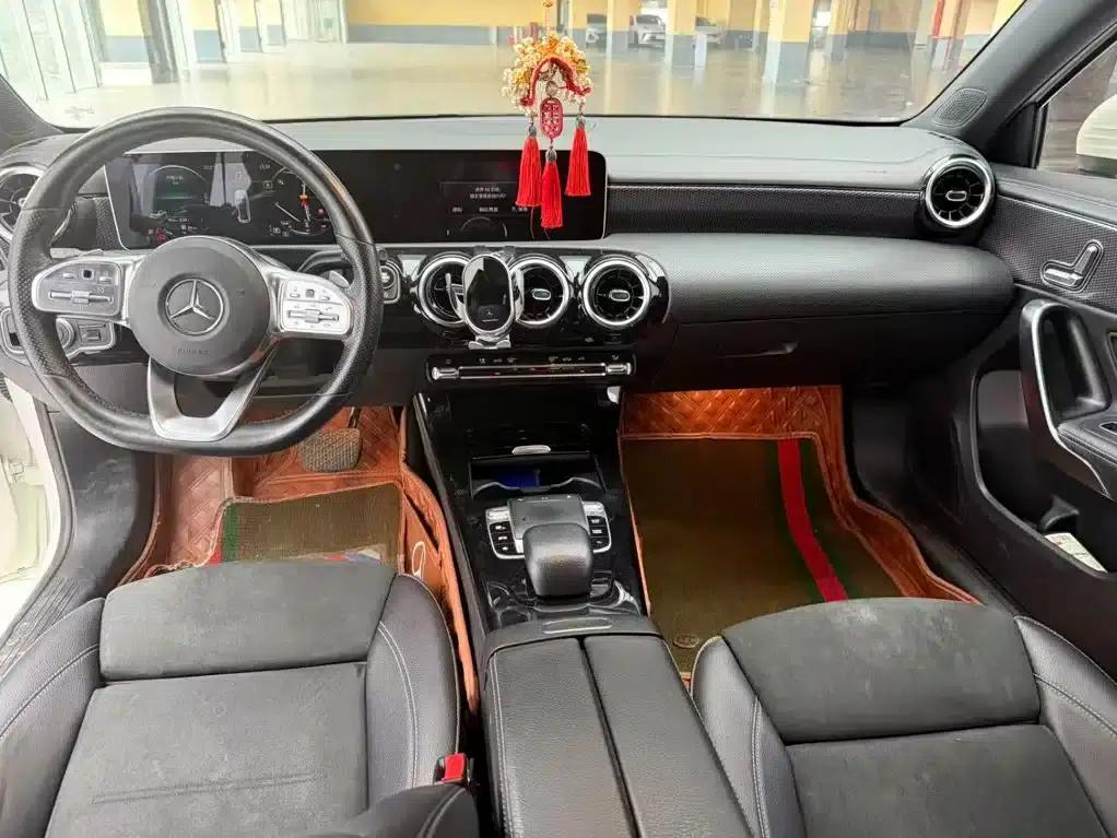 2019 Mercedes-Benz A-Class A 200 L Sport Sedan — миниатюра 4